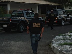A Polícia Federal deflagrou na manhã desta terça-feira (16) uma operação contra o furto de cargas no Porto de Aratu, em Candeias, na região metropolitana de Salvador  (Foto: Divulgação/ Polícia Federal)