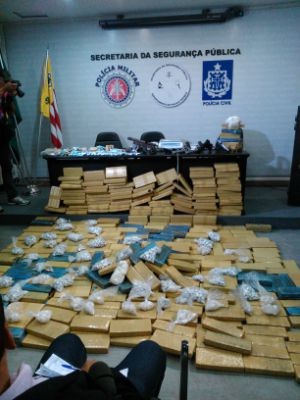 Polícia apreende 434kg de drogas na operação Kourus em Salvador (Foto: Yuri Girardi/G1)