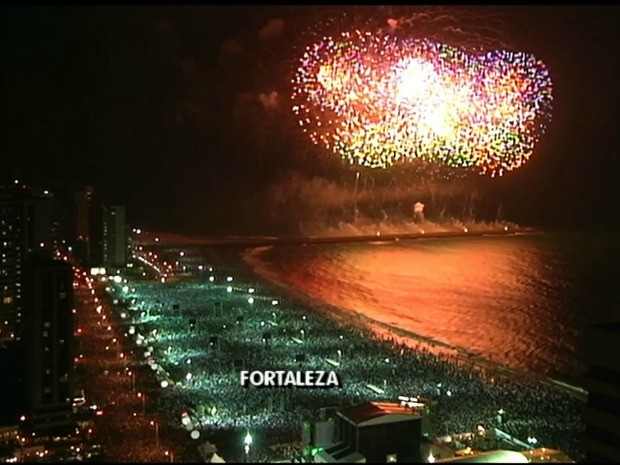 Queima de fogos durou 15 minutos em Fortaleza (Foto: Rede Globo/Reprodução)