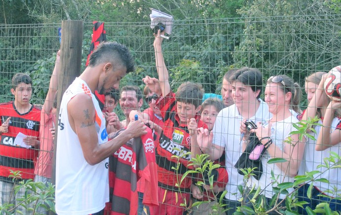Léo Moura Treino Flamengo Criciúma (Foto: Fred Huber)