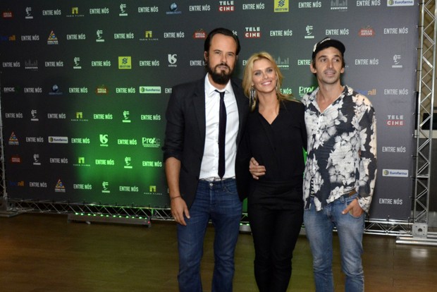 Paulo Vilhena, Carolina Dieckmann e Julio Andrade em pré-estreia de filme (Foto: Felipe Assumpção/AgNews)