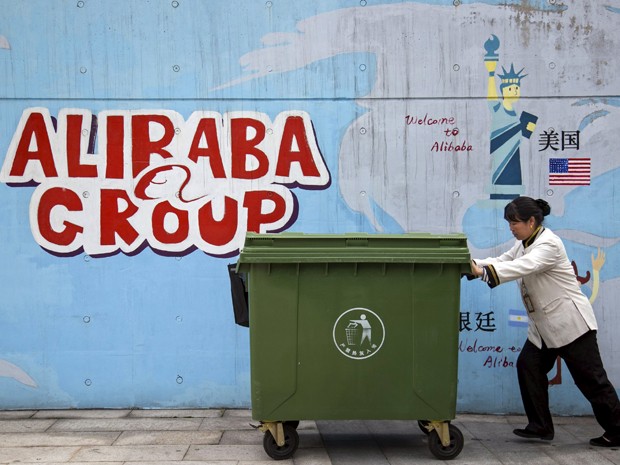 Alibaba emprega cerca de 2 mil funcionários para combater falsificações (Foto: Reuters)