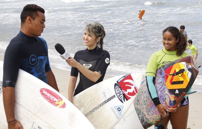Kelly Maria e Wiggolly Dantas Ubatuba surfe (Foto: Reprodução/ TV Vanguarda) Kelly Maria e Wiggolly Dantas Ubatuba surfe (Foto: Reprodução/ TV Vanguarda)