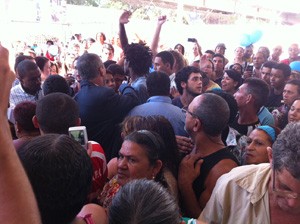 Universitários fazem protesto durante discurso da presidente Dilma no Rio (Foto: Janaína Carvalho/ G1 Rio)