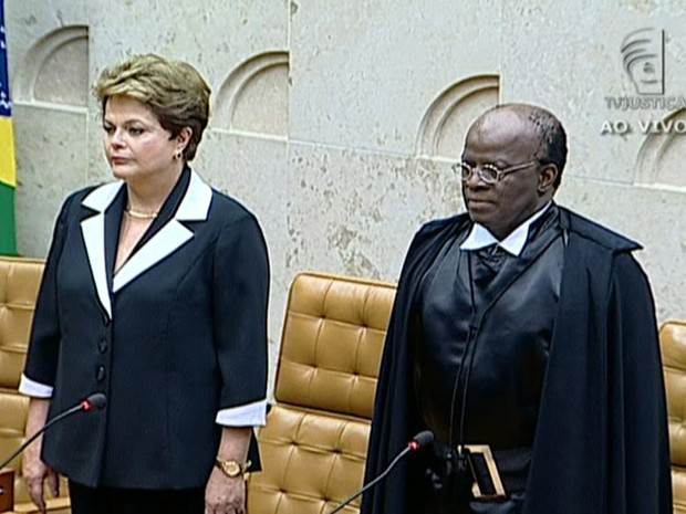 Dilma e Joaquim Barbosa na cerimônia de posse de Joaquim Barbosa (Foto: Reprodução)