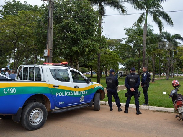 Ação foi feita com auxílio da PM nesta sexta, 10, em Ariquemes (Foto: Jeferson Carlos/ G1)
