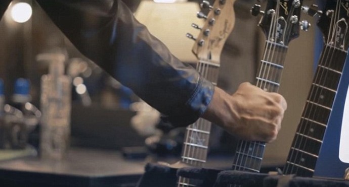 Suarez vira astro de rock (Foto: Reprodução / Site Oficial Pepsi )