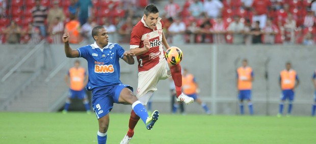 Náutico x Cruzeiro (Foto: Aldo Carneiro / Pernambuco Press)