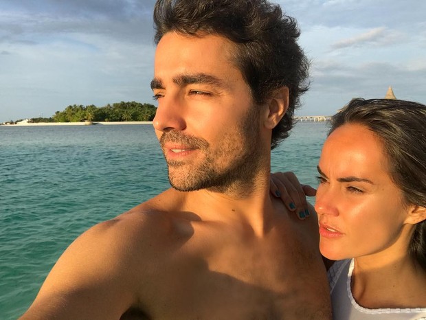 Ricardo Pereira e a mulher, Francisca, curtem férias nas Maldivas (Foto: Reprodução/Instagram)