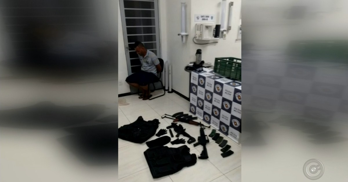 Polícia Rodoviária apreende fuzis e metralhadora em Itatinga - Globo.com