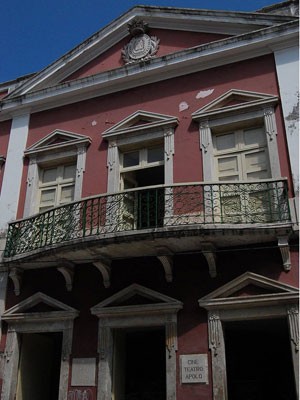 Teatro Apolo é o mais antigo do Recife (Foto: Vanessa Bahé / G1)
