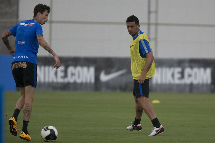 Recuperado, Rildo participa de treino e espera chance na Libertadores