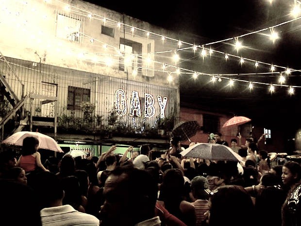 DVD foi gravado em frente a casa da cantora (Foto: Divulgação)