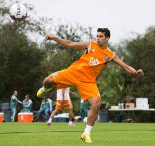 Palmeiras se apressa para assinar com Jean, do Flu, até o fim desta semana