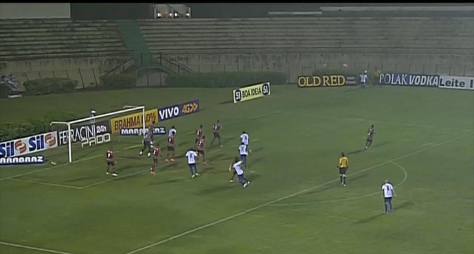 Gol olímpico do São Bento contra o Ituano (Foto: Reprodução / Premiere FC)