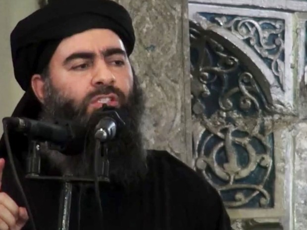 Abu Bakr al-Baghdadi em vídeo divulgado pelo Estado Islâmico em 5 de julho de 2014 (Foto: AP Photo/Militant video)