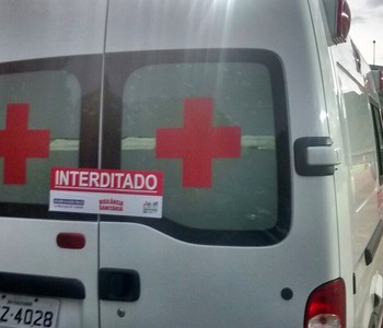 Ambulância; Pituaçu; Flu de Feira; Vitória (Foto: Eduardo Oliveira/TV Bahia)