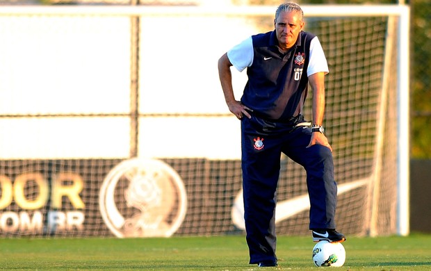 Tite treino Corinthians (Foto: Marcos Ribolli / Globoesporte.com)