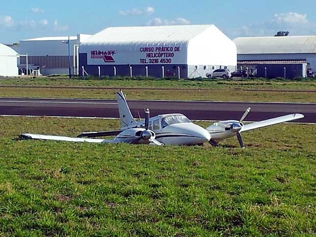Avião pousa no Aeroporto dos Amarais, em Campinas (Foto: André Natale / EPTV)