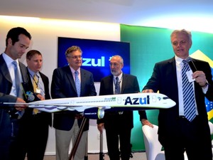 Executivos da Azul anunciam voos internacionais partindo de Campinas, SP (Foto: Fernando Pacífico / G1 Campinas)