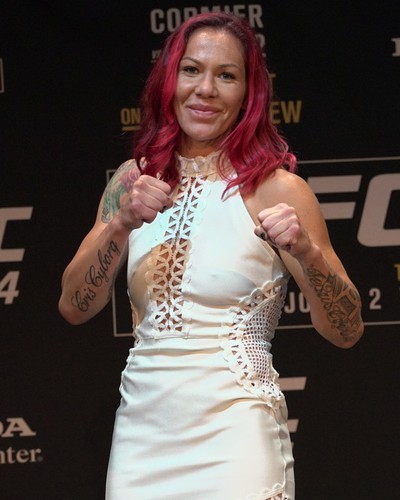Cris Cyborg, coletiva de imprensa, UFC 214 (Foto: Evelyn Rodrigues) Cris Cyborg, coletiva de imprensa, UFC 214 (Foto: Evelyn Rodrigues)
