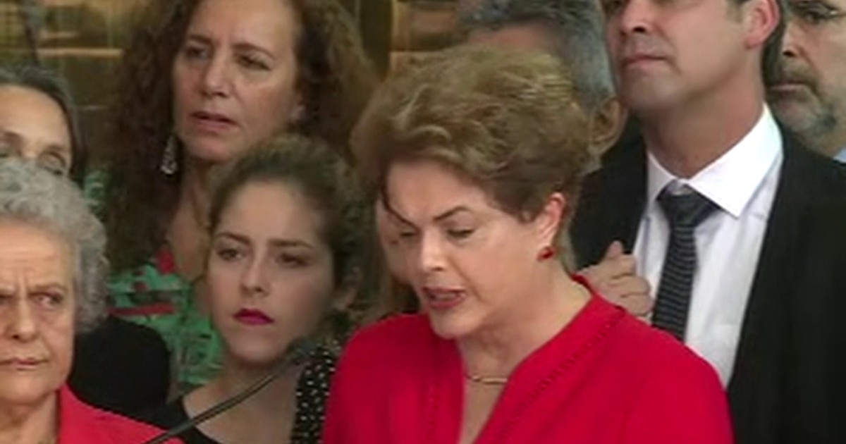 Resultado de imagem para Agora ex-presidente, Dilma diz: 'É o 2º golpe de estado que enfrento na vida'