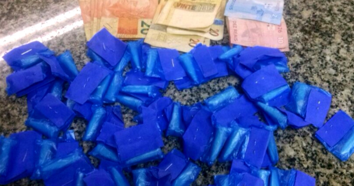 G1 Jovem é flagrado com 46 cápsulas de cocaína, em Volta Redonda, RJ