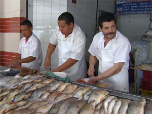 G Petr Polis Rj Realiza Feira Do Pescado Durante A Semana Santa