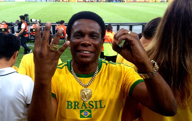 Neguinho da Beija-flor brasil maracanã final copa das confederações (Foto: Felippe Costa)