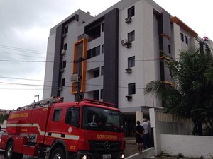 Idosos morreram em incêndio no prédio onde moravam em João Pessoa (Foto: Patrícia Rocha/TV Cabo Branco)