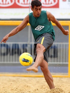 Bruno Malias Santos futebol de areia (Foto: Gaspar Nobrega/Inovafoto)
