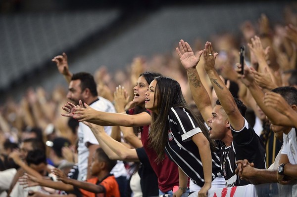 Corintianas reclamam da falta da versão feminina da camisa 2; fornecedora explica