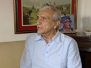 O médico Eurípedes Tahan também guarda o segredo do médium (Foto: reprodução/TV Integração) O médico Eurípedes Tahan também guarda o segredo do médium (Foto: reprodução/TV Integração)