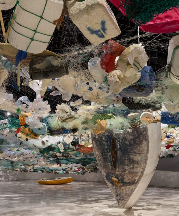 Instalação Lixo no Mar "Over Flow", no museu MAAT, Portugal (Foto: Deezen/ Reprodução)