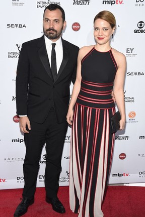 Leandra Leal e o marido, Alexandre Youssef, em prêmio em Nova York, nos Estados Unidos (Foto: Theo Wargo/ Getty Images/ AFP)