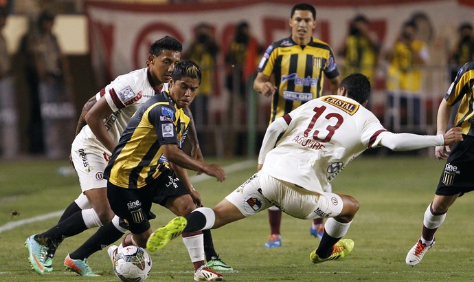 Universitario 3 x 3 The Strongest, Libertadores (Foto: Reuters)