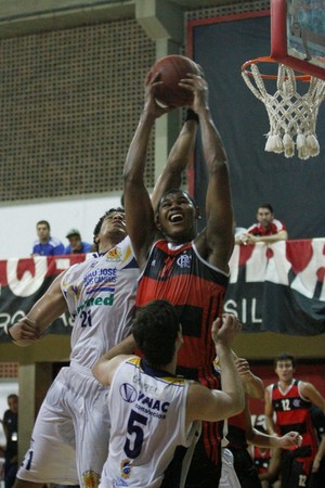 Crisitano Felício em ação pelo Flamengo no NBB (Foto: Divulgação) Crisitano Felício em ação pelo Flamengo no NBB (Foto: Divulgação)