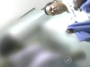 Médico gravava pacientes se trocando em clínica onde trabalhava (Foto: Reprodução/ TV TEM)