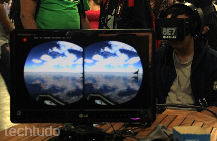 A empresa brasileira 8E7 demonstrou o Oculus Rift com uma experiência marítima (Foto: Renato Bazan/TechTudo)