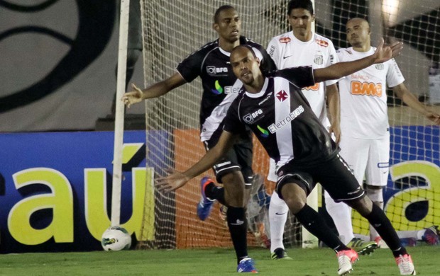 Alecsandro gol Vasco x Santos (Foto: Luciano Belfort / Futura Press)
