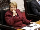 Bachelet diz que termina 'pior' dos seis anos à frente do Chile