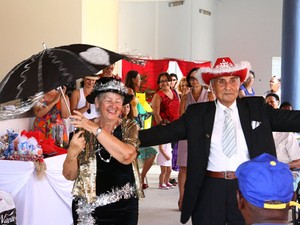 ConfraternizaÃÂÃÂ§ÃÂÃÂ£o de Idosos em MacaÃÂÃÂ©, RJ (Foto: Lourdes Acosta )