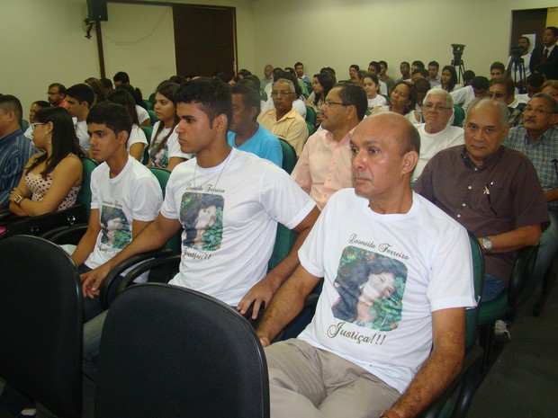  Familiares acompanham o julgamento (Foto: Gilcilene Araújo/G1)
