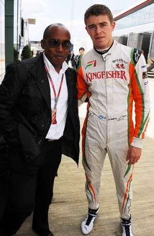 Anthony Hamilton e Paul di Resta no GP da Inglaterra de 2011 (Foto: Getty Images)