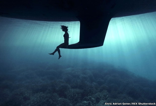 5.	"Este não foi um 'projeto'. Estas fotos são resultado da minha relação com o mar nos últimos anos. Lugares onde eu morei, viajei, tive amigos e namoradas e experiências para a vida" (Foto: Enric Adrian Gener/REX Shutters)