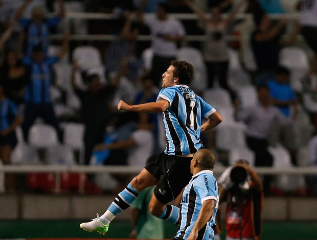 Elano gol Grêmio (Foto: Reuters)