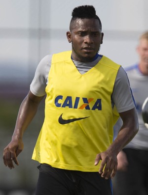 Análise: após ano ofensivo, Willians tenta substituir Ralf no Corinthians