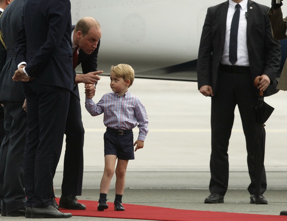 Príncipe William e príncipe George chegam à Polônia (Foto: AP Photo/Czarek Sokolowski)