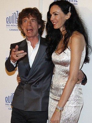  Mick Jagger e L&#39;Wren Scott, no festival de Cannes, em 2010 (Foto: Reuters)