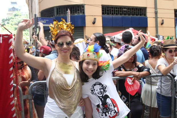 A atriz Isadora Ribeiro participou do Bloco Me Beija que sou Cineasta no centro do Rio (Foto: AgNews  / AgNews)
